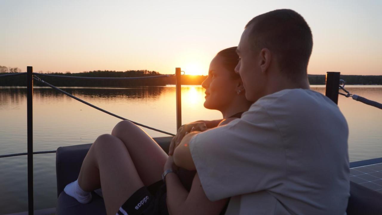 Botel Traumzeitboot Auf Dem Scharmuetzelsee *