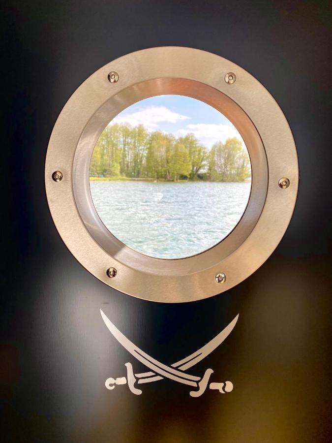 Traumzeitboot Auf Dem Scharmuetzelsee Bateau-hôtel *
