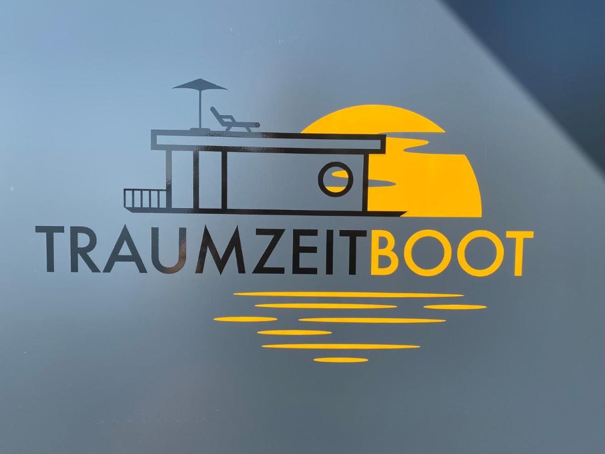 Traumzeitboot Auf Dem Scharmuetzelsee