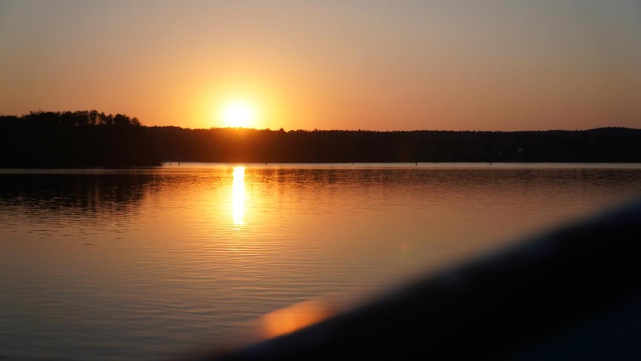 Traumzeitboot Auf Dem Scharmuetzelsee Bateau-hôtel *